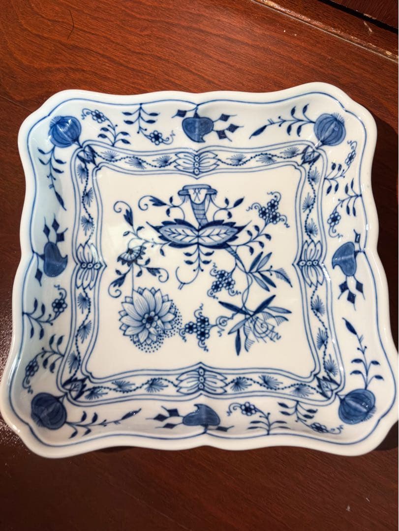 邵帥帥様　一級品マイセン ブルーオニオン スクエアプレート+三日月プレート