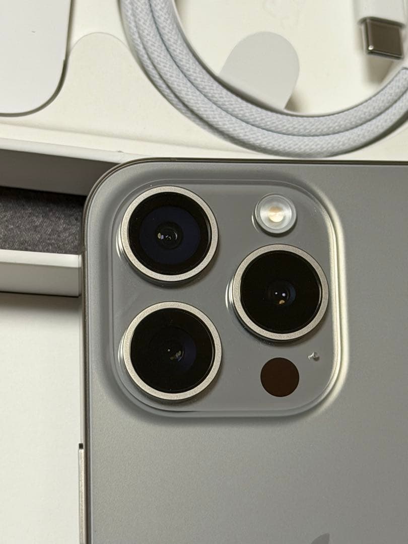 【rakiさま専用】iPhone 15 Pro 256GB ナチュラルチタニウム