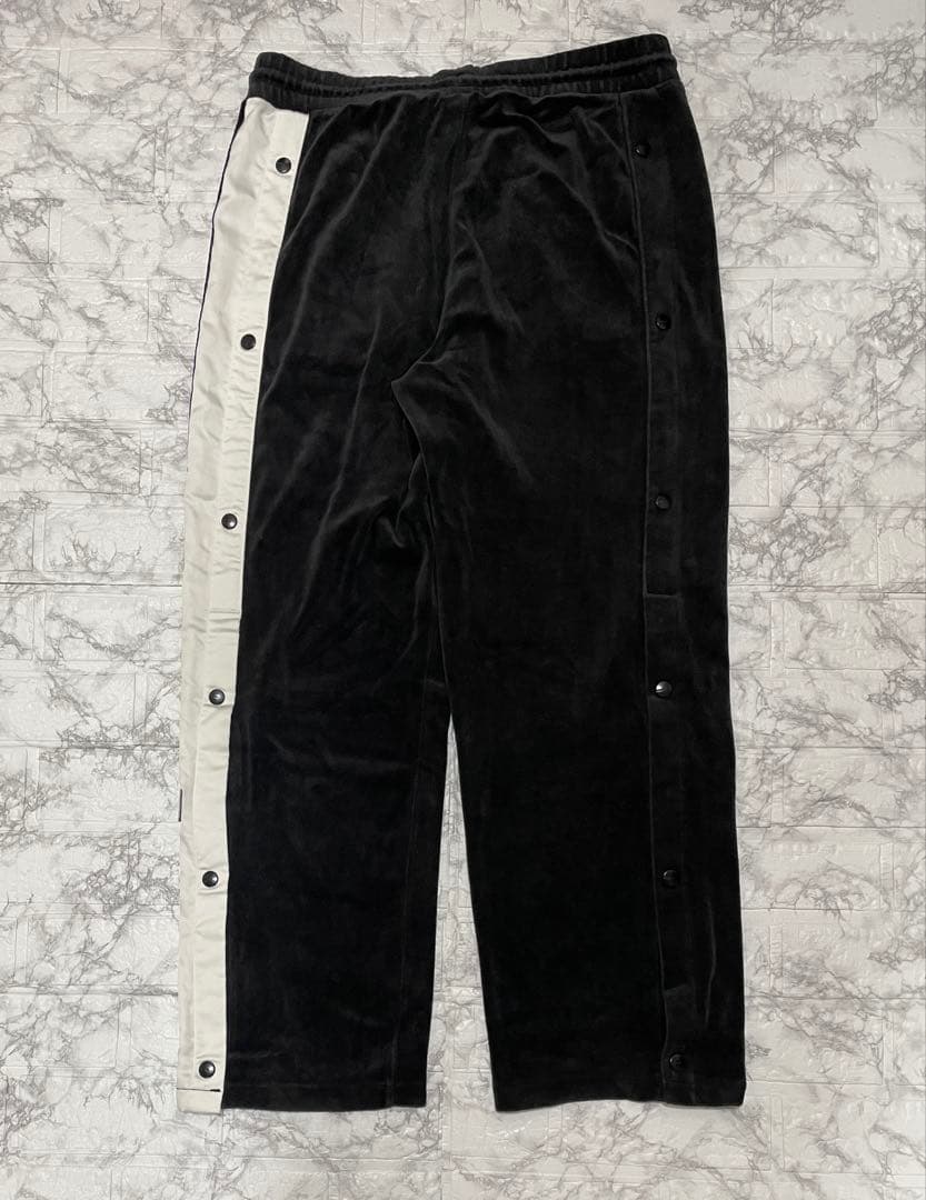 U146 2XLサイズ　アディダス　ベロア　アディブレイクパンツ