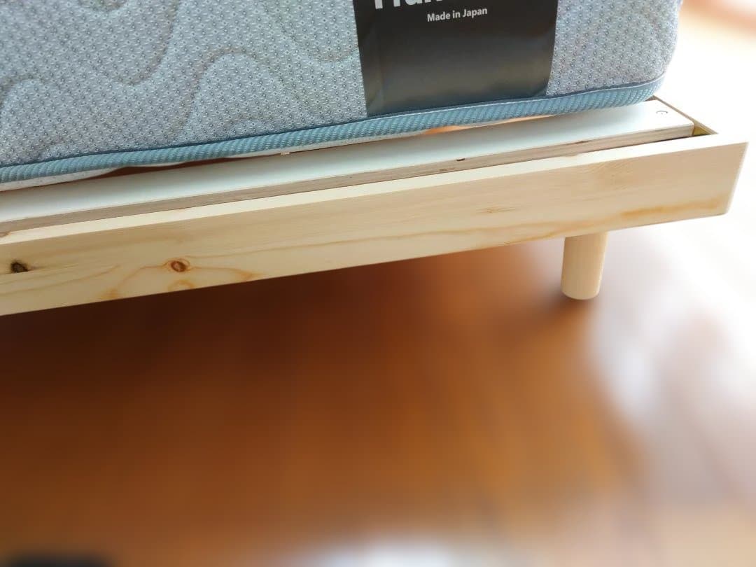 美品 ニトリ製 セミダブルサイズ 脚付きすのこベッド (SRN2 NA) 組立式