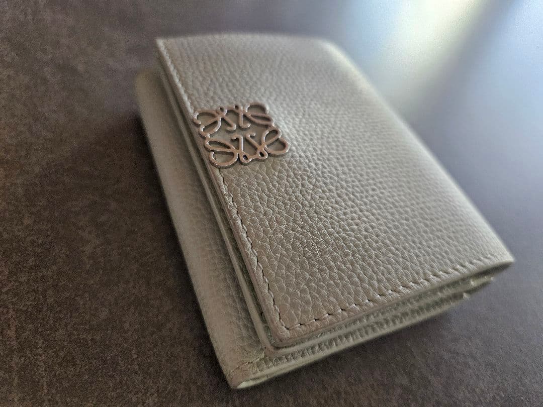 LOEWE　アナグラム　トライフォールドウォレット　三つ折り財布　ライトグリーン