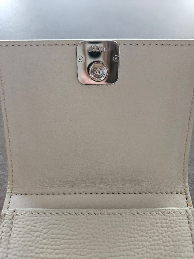 LOEWE　アナグラム　トライフォールドウォレット　三つ折り財布　ライトグリーン