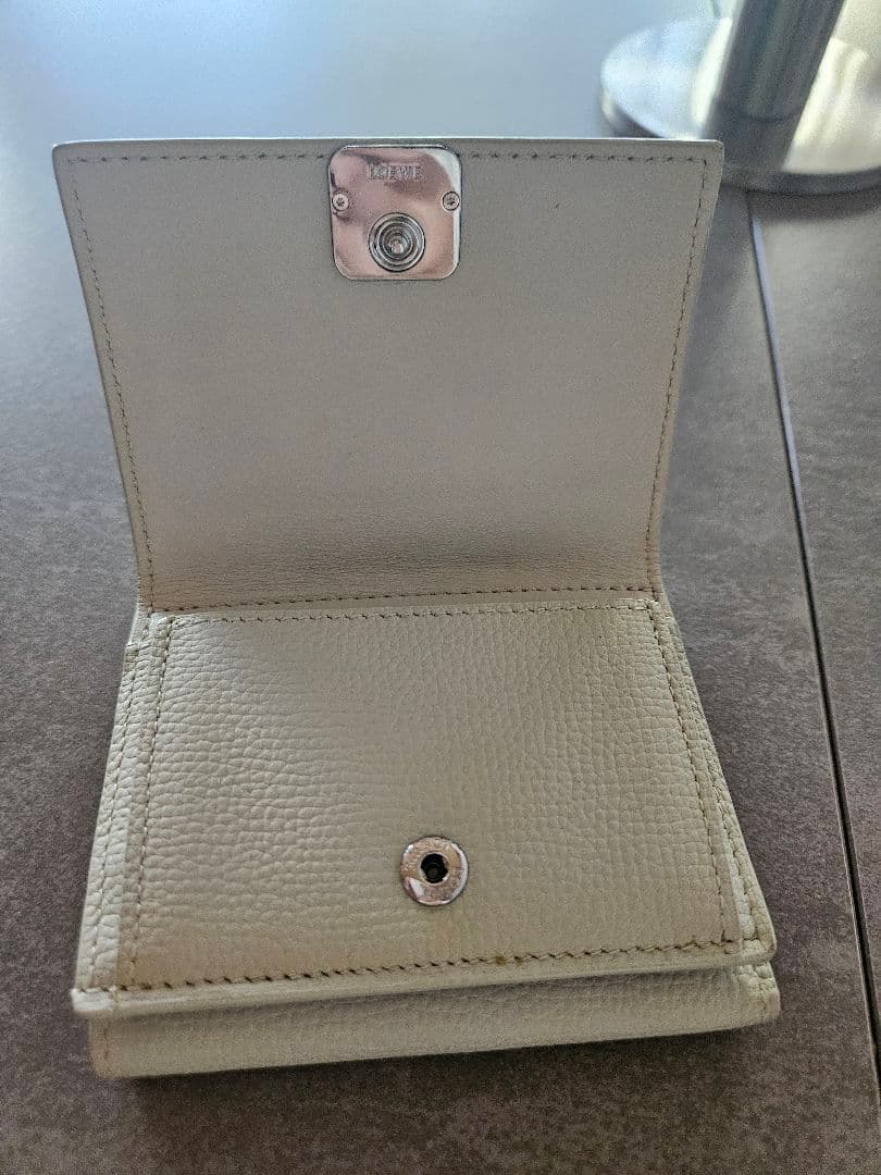 LOEWE　アナグラム　トライフォールドウォレット　三つ折り財布　ライトグリーン