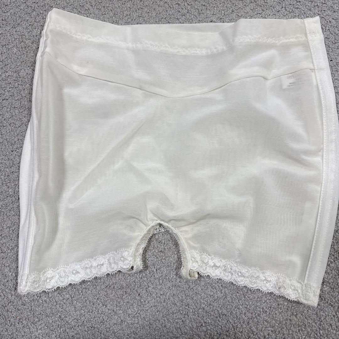 ホワイト コルセットブラジャー ショーツセット