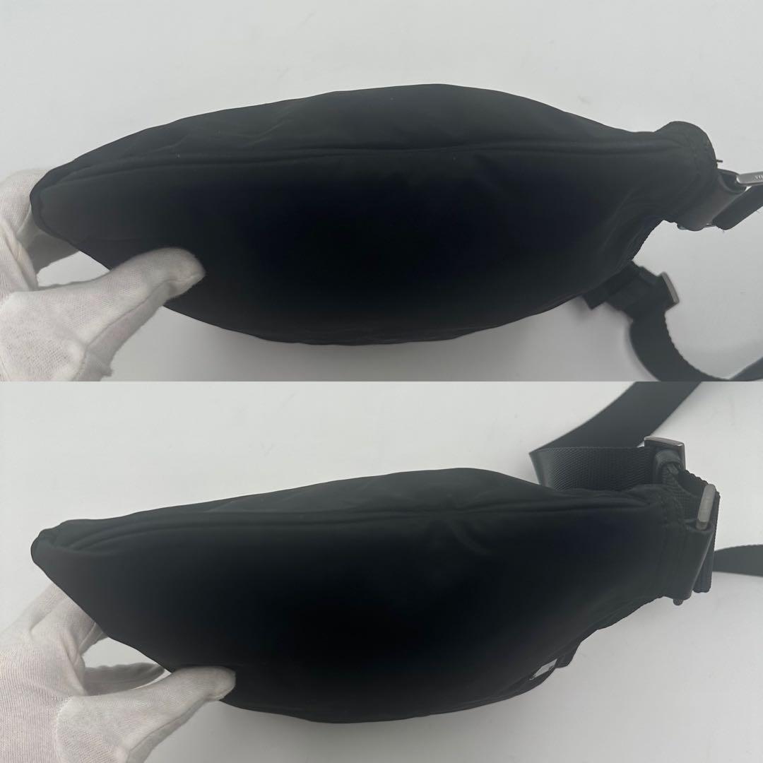 プラダ　サコッシュ　ショルダーバッグ　三角ロゴプレート　肩掛け　ナイロン　黒