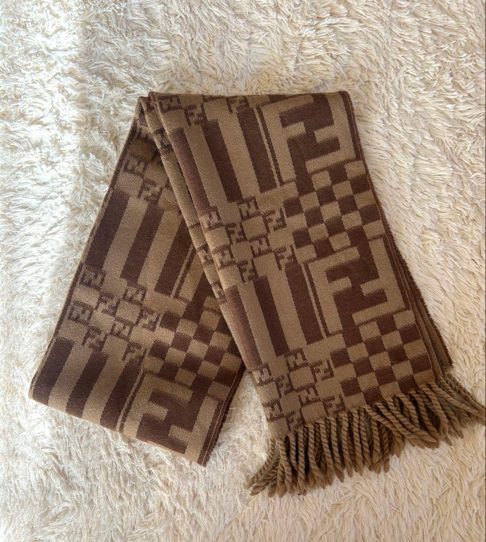 FENDIフェンディマフラー ズッカ柄 ユニセックス