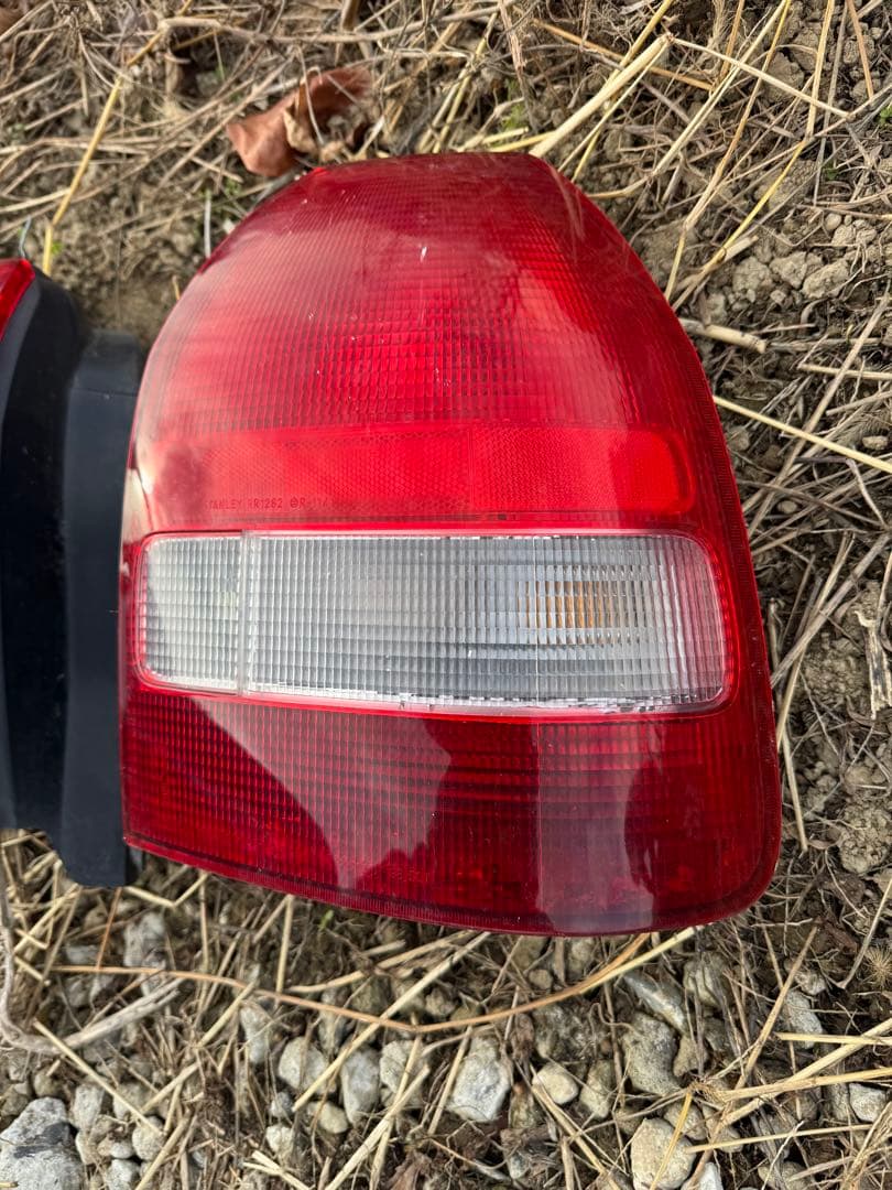 EK シビック　SIR後期　赤 テールランプ 2個セット中古