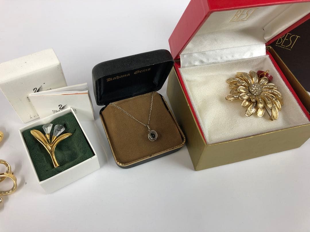 J*s様 ジバンシィ・ニナリッチ・コーチ・ウエッジウッド他　アクセサリーまとめ