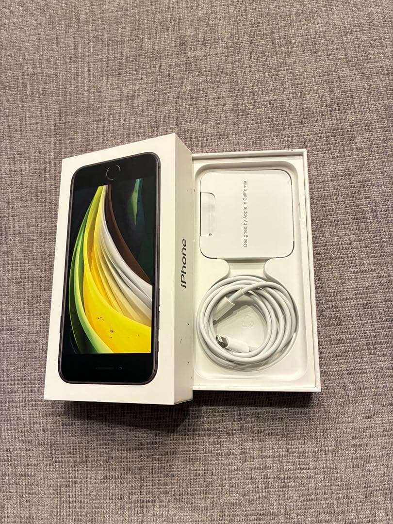 iPhone SE2 ブラック 64 GB SIMフリー