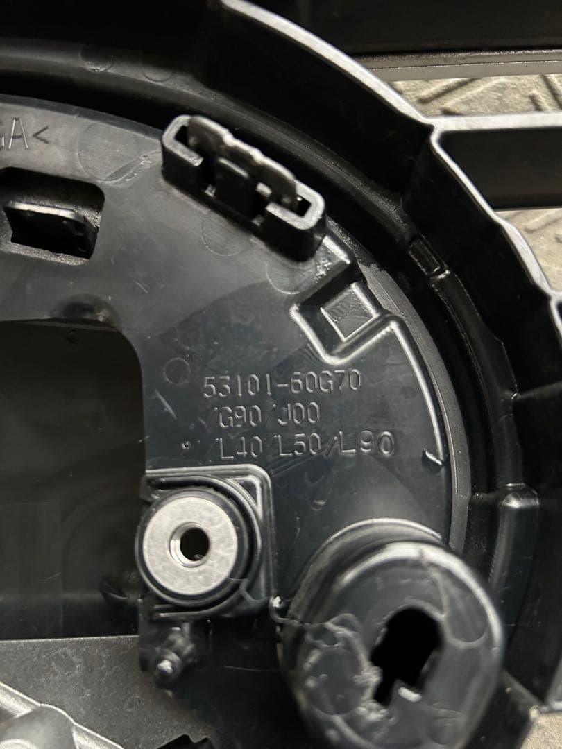 ランドクルーザー300 グリル