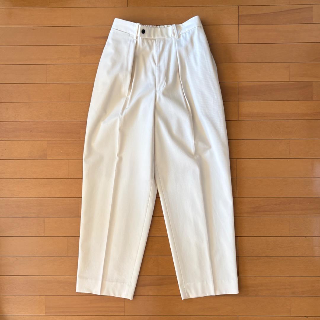 未使用　MARKAWARE FLAT FRONT TROUSERS 白　サイズ２