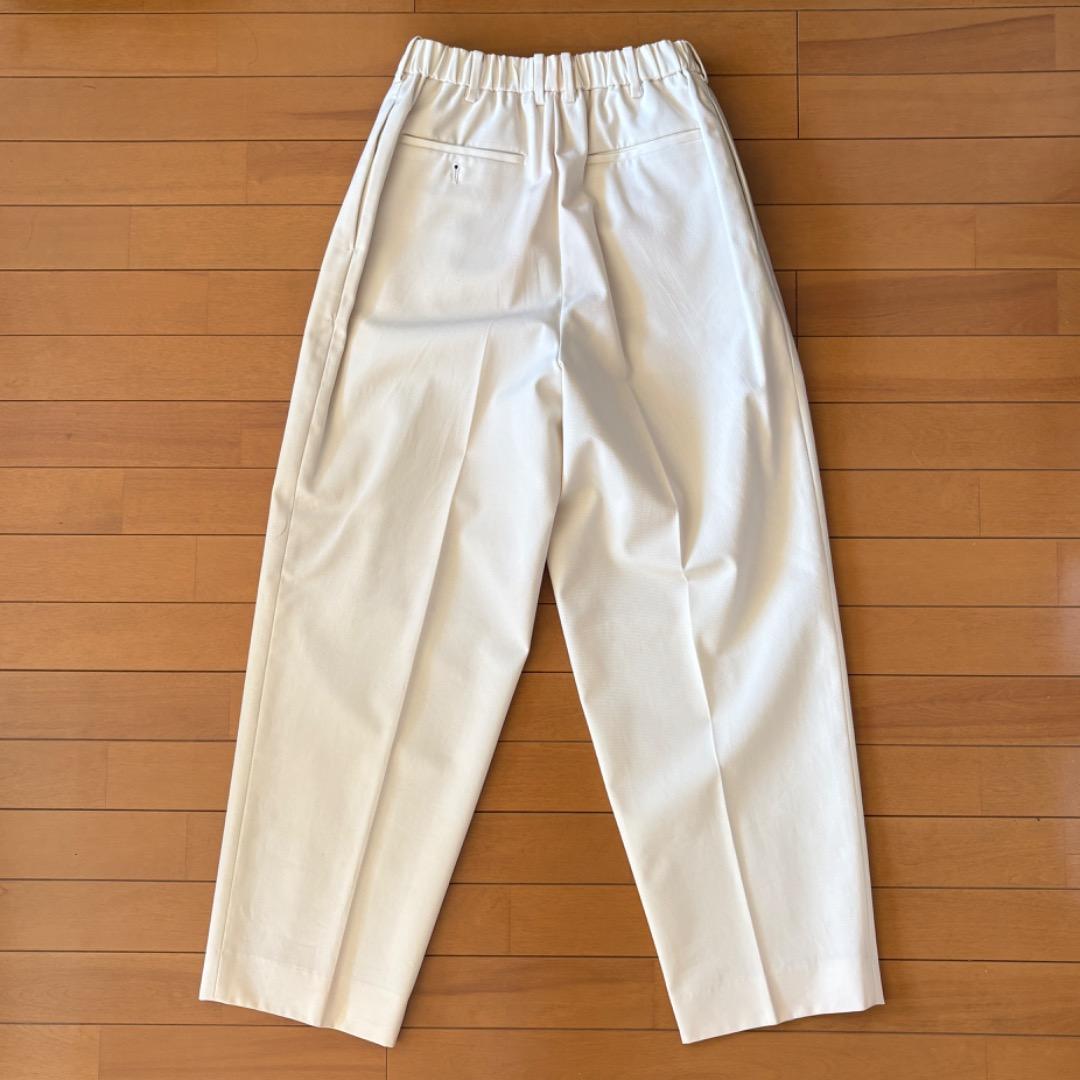 未使用　MARKAWARE FLAT FRONT TROUSERS 白　サイズ２