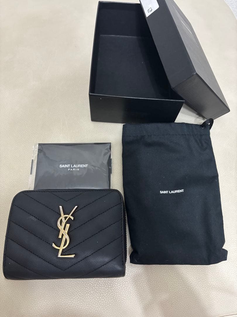 本日限定値下げ！ SAINT LAURENT ブラック 二つ折り財布