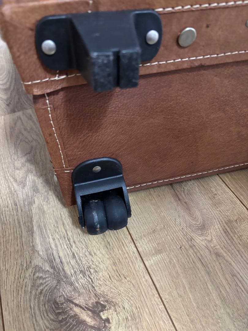 値下げ！1ユーラシアトランク　豚革レトロ　キャリーケース　スーツケース