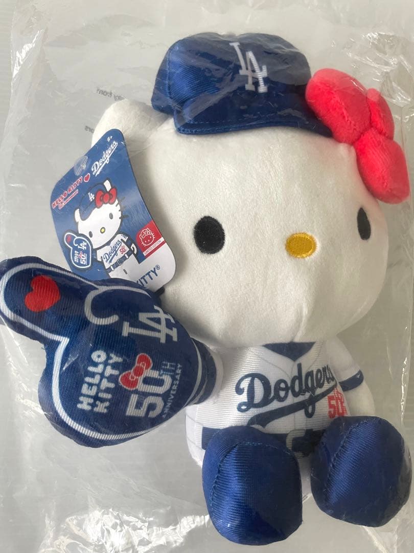 ハローキティナイト　ドジャース50周年記念　コラボぬいぐるみ