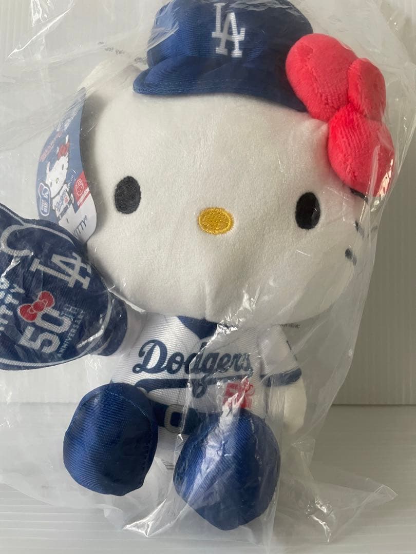 ハローキティナイト　ドジャース50周年記念　コラボぬいぐるみ