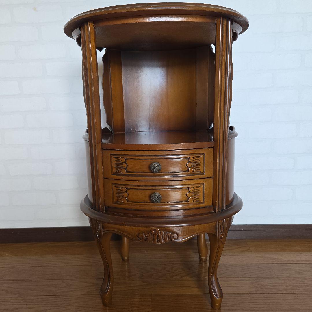 イタリア製アンテイク猫脚ラウンドチェスト