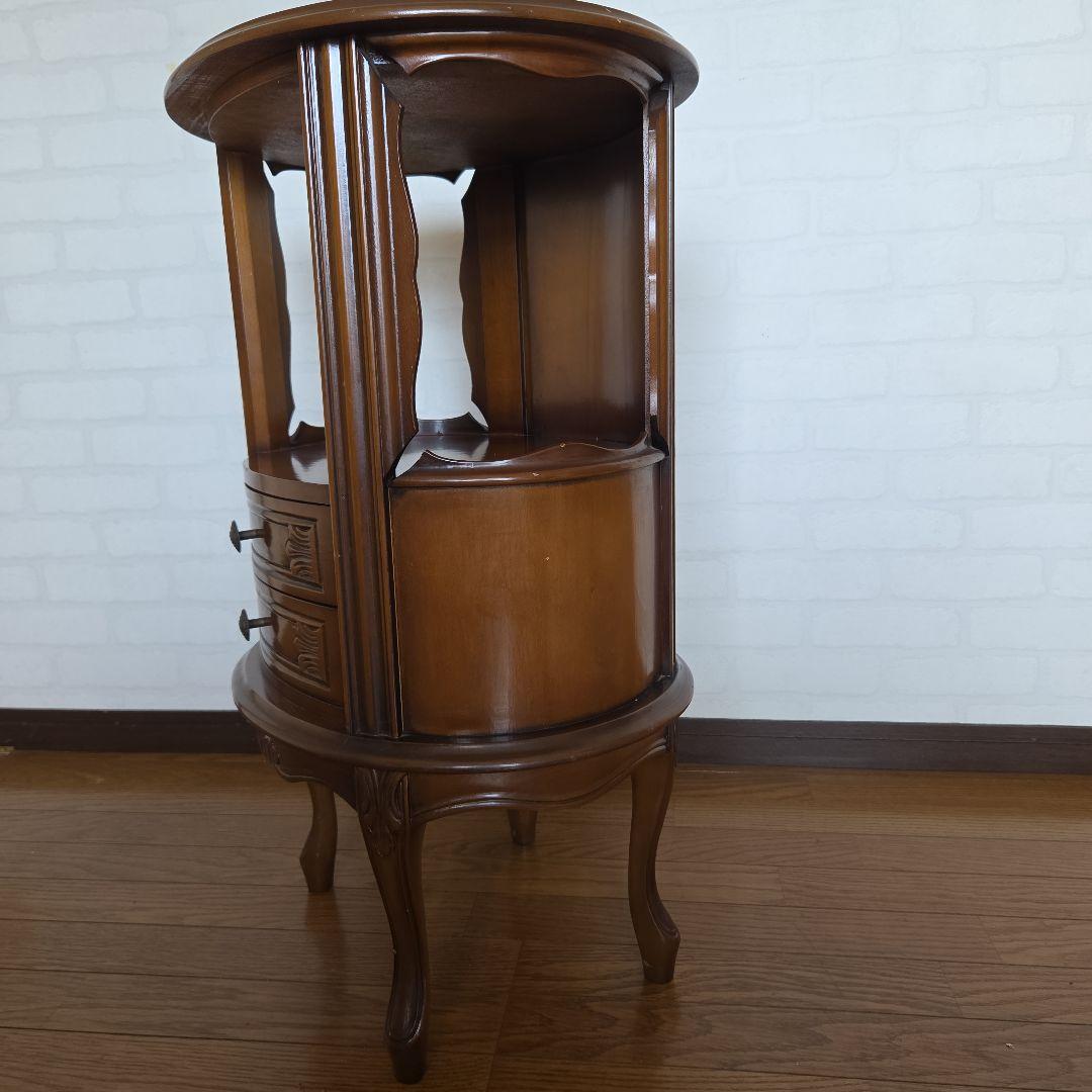 イタリア製アンテイク猫脚ラウンドチェスト