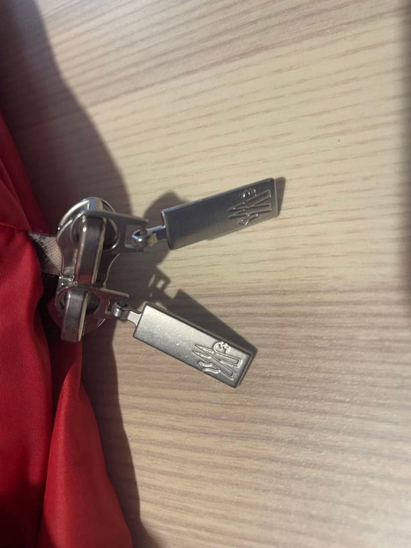 美品 モンクレール 赤 ダウンベスト MONCLER