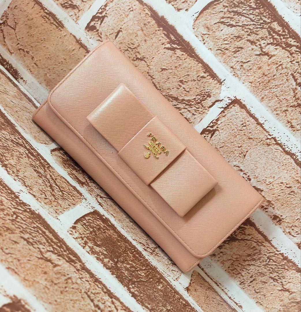 PRADA リボン付き長財布