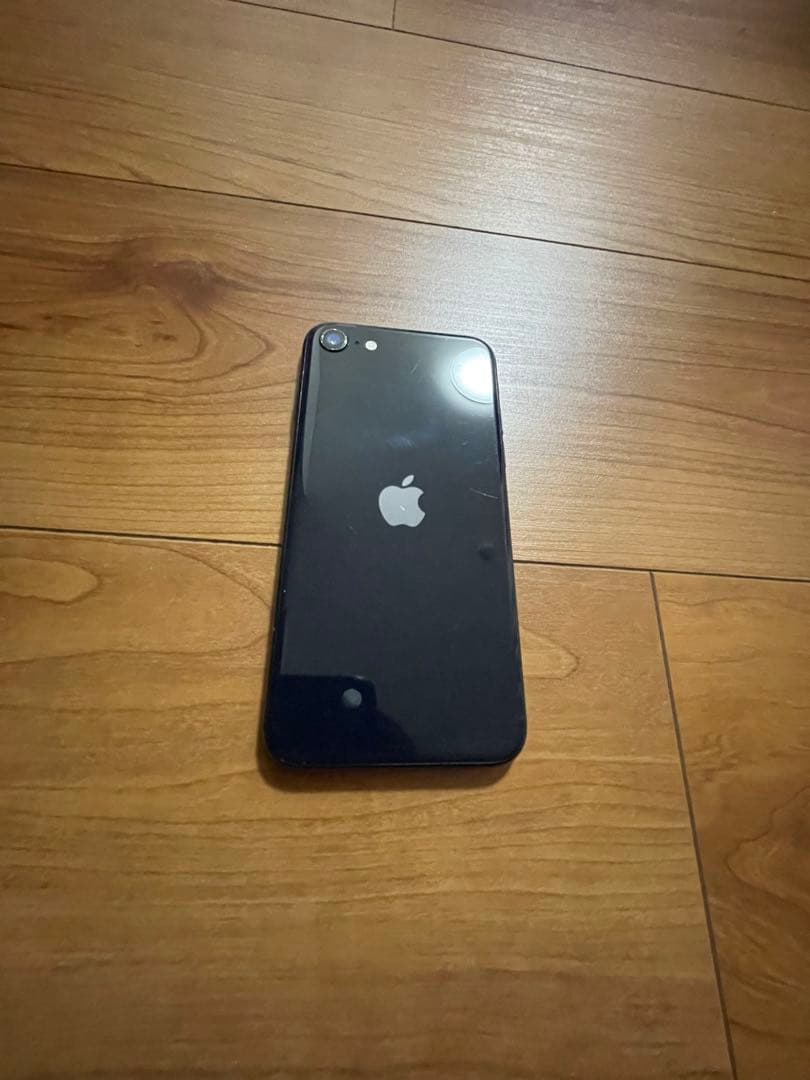t*o様 iPhone SE3 64GB simフリー　美品