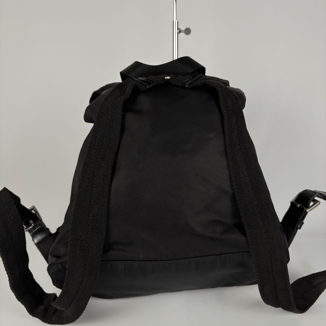 プラダ　テスート　リュック　バックパック　黒　三角ロゴ　ナイロン　レザー