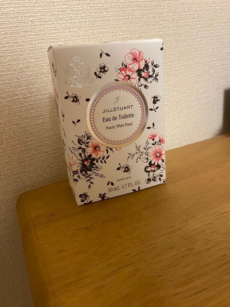 ジルスチュアート ピーチー ホワイトフローラル オードトワレ 50ml