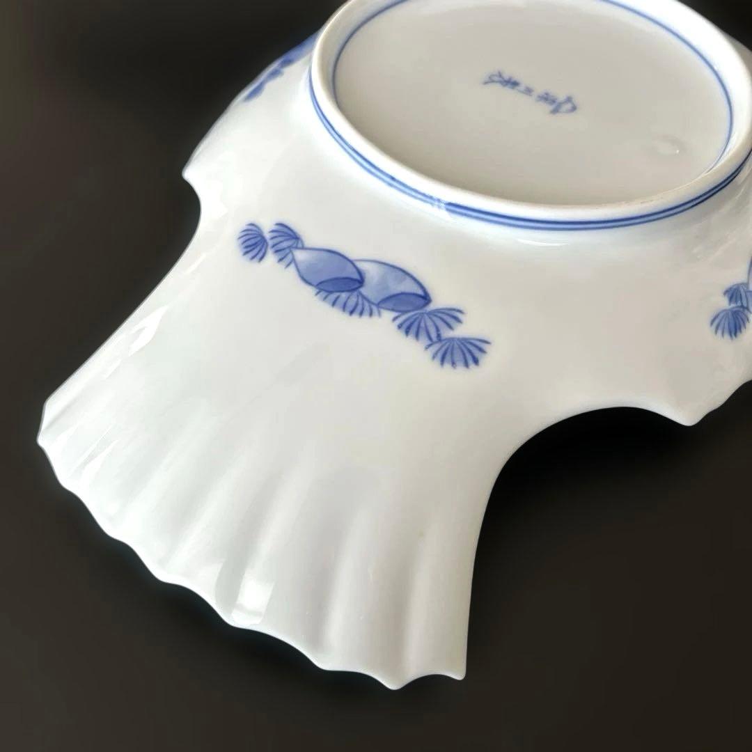 深川製磁　染付菊絵　魚型皿