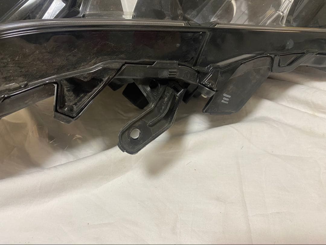 クラウンスポーツ　左ヘッドライト　中古