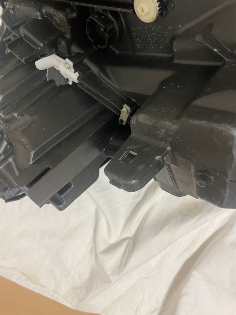 クラウンスポーツ　左ヘッドライト　中古