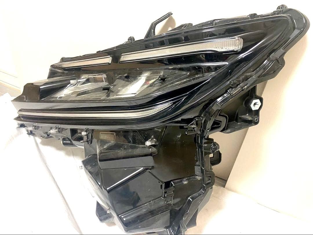 クラウンスポーツ　左ヘッドライト　中古