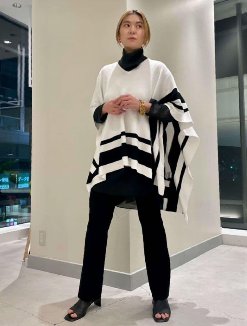 【最終価格】ルフィル　ヴィスストレッチニットポンチョ　ホワイト　ボーダー