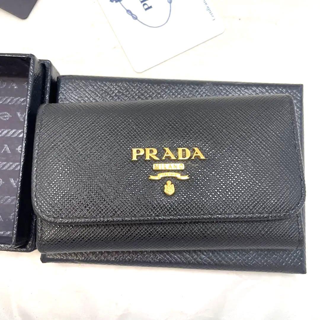 極美品　PRADA キーケース　ギャランティカード付き