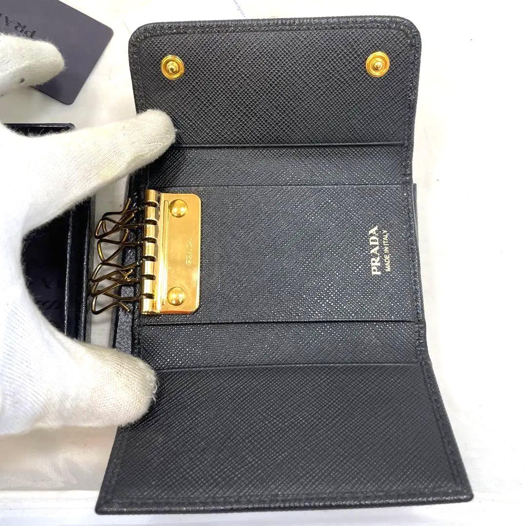 極美品　PRADA キーケース　ギャランティカード付き