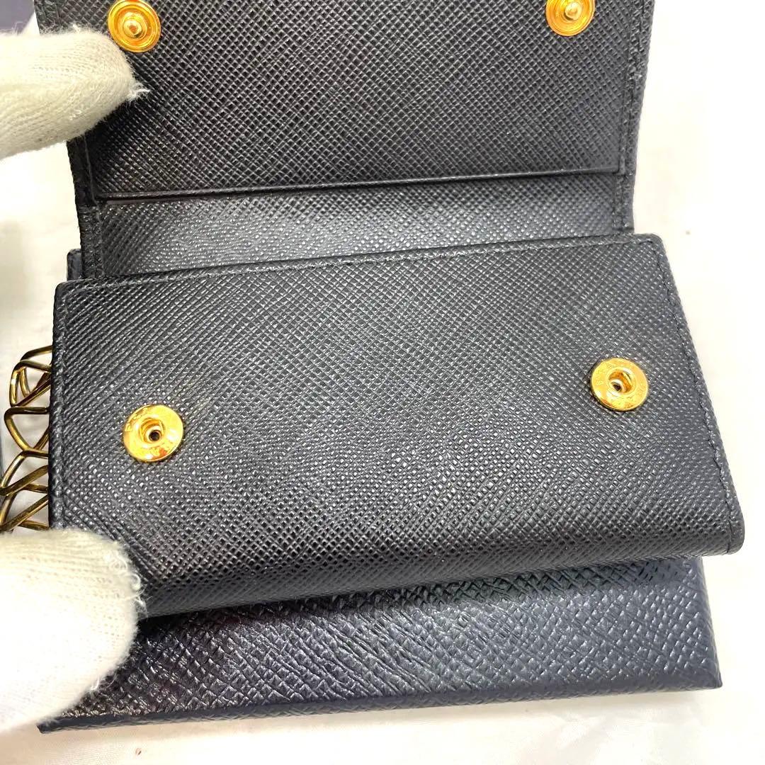 極美品　PRADA キーケース　ギャランティカード付き