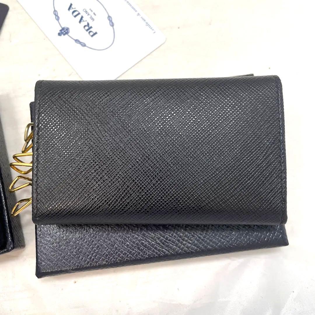 極美品　PRADA キーケース　ギャランティカード付き