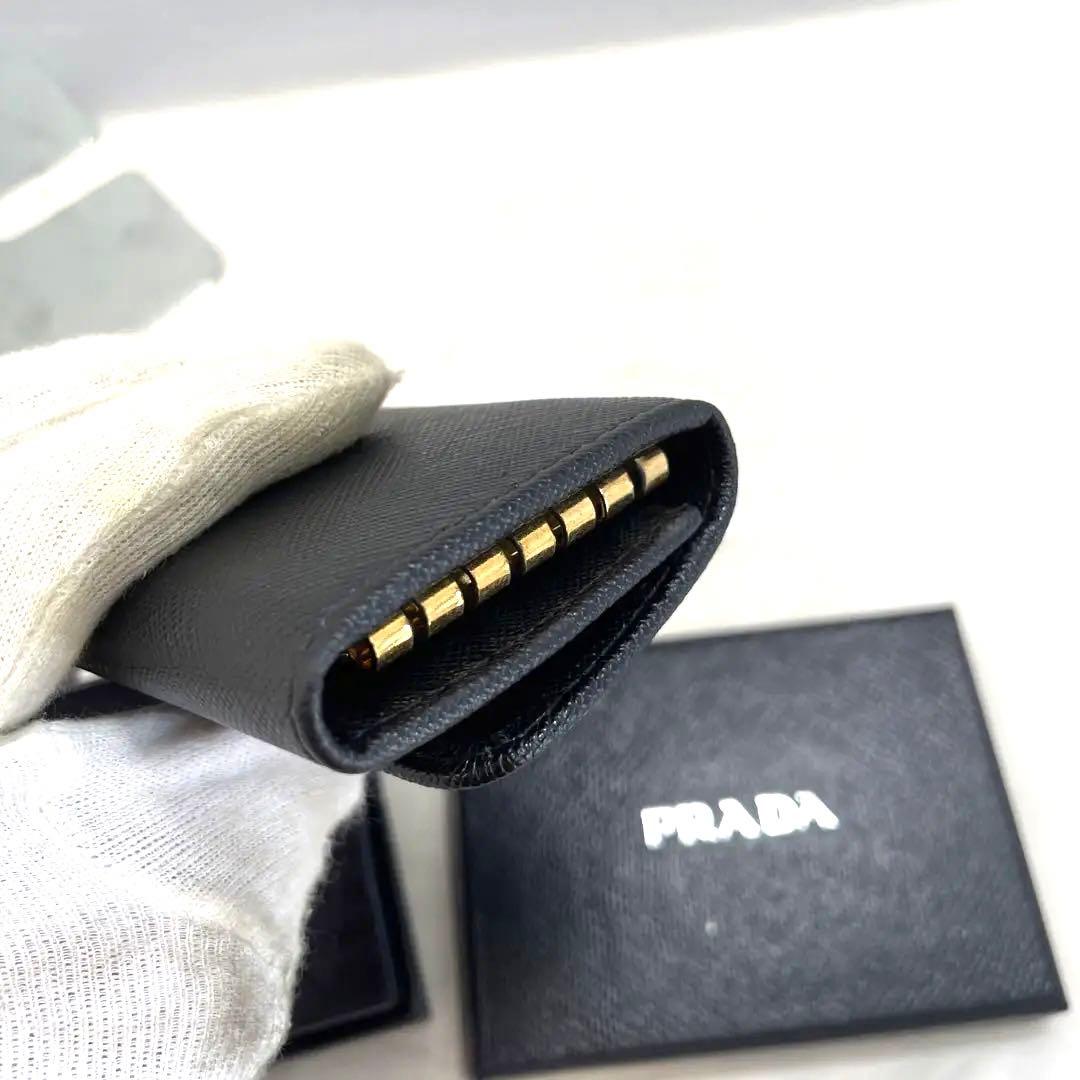 極美品　PRADA キーケース　ギャランティカード付き