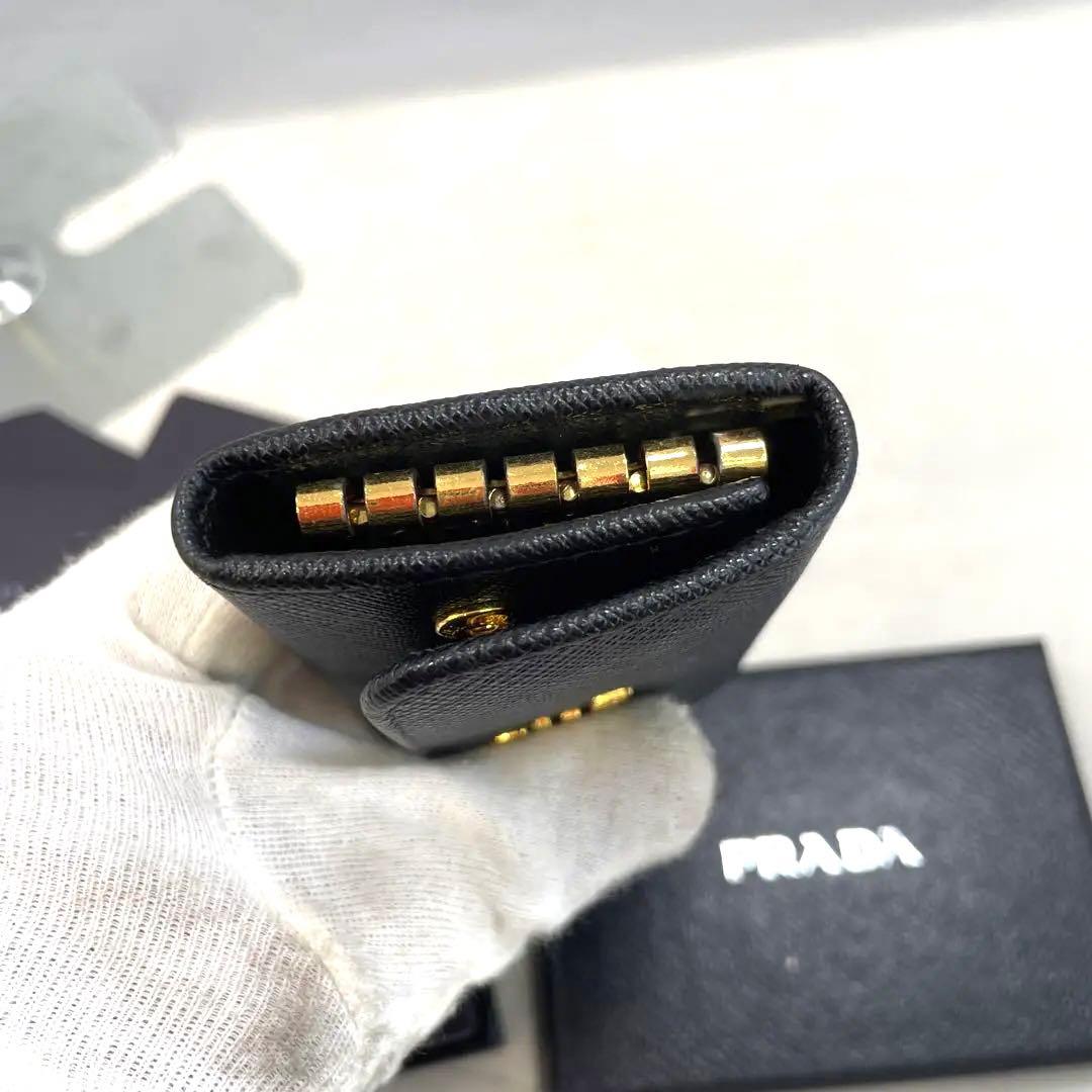 極美品　PRADA キーケース　ギャランティカード付き