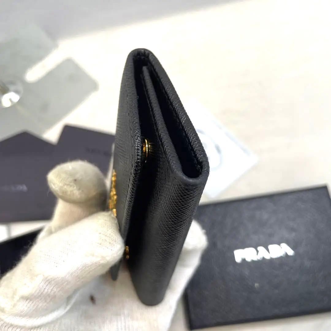 極美品　PRADA キーケース　ギャランティカード付き