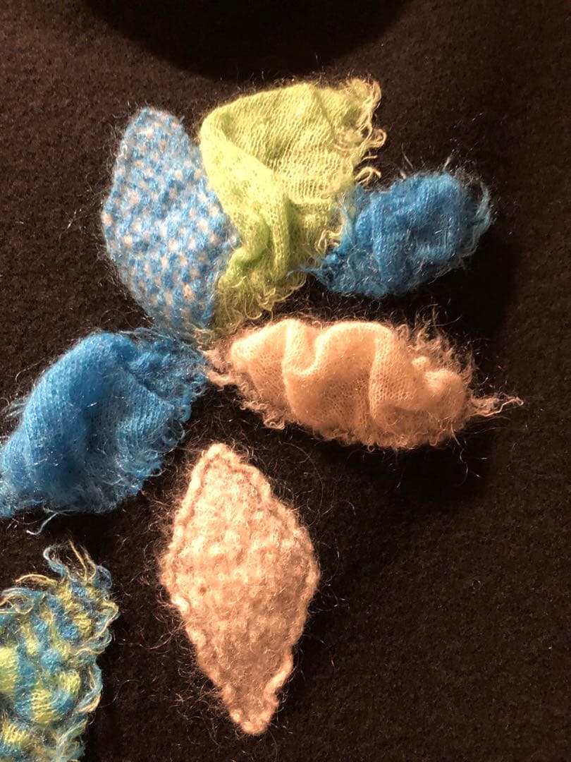 専用です。慈雨　ベスト　wool 黒 x 裁ち切りアップリケ　 新品未使用