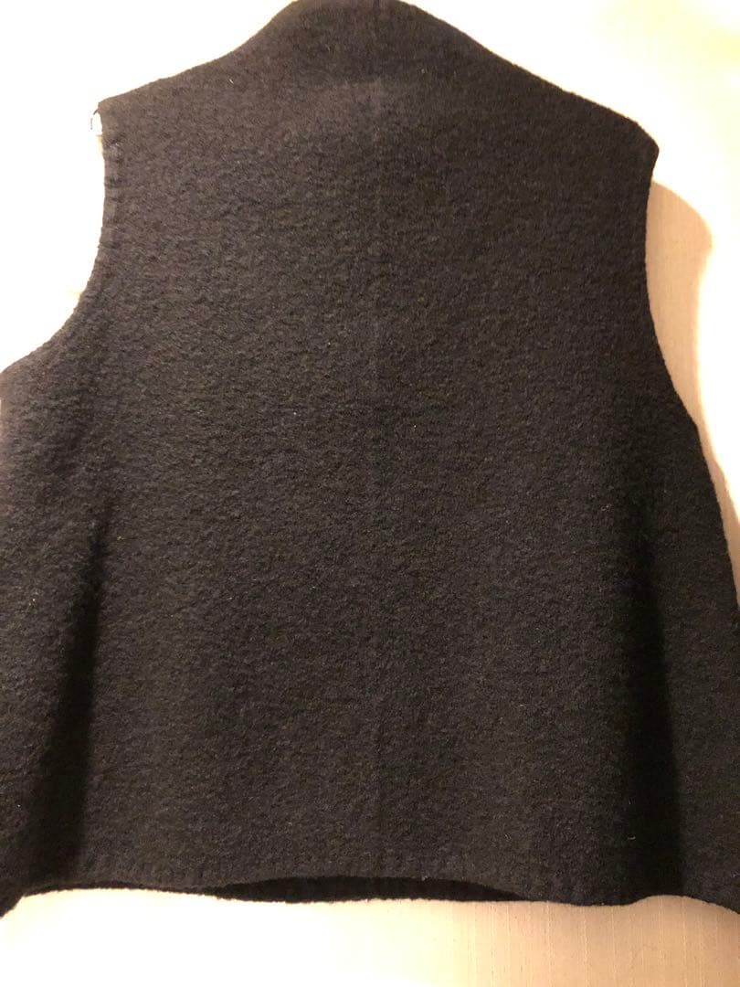 専用です。慈雨　ベスト　wool 黒 x 裁ち切りアップリケ　 新品未使用