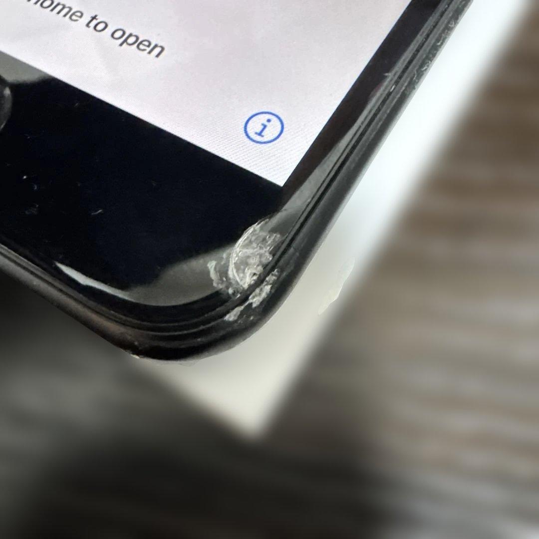 Apple iPhone SE 128GB ブラック