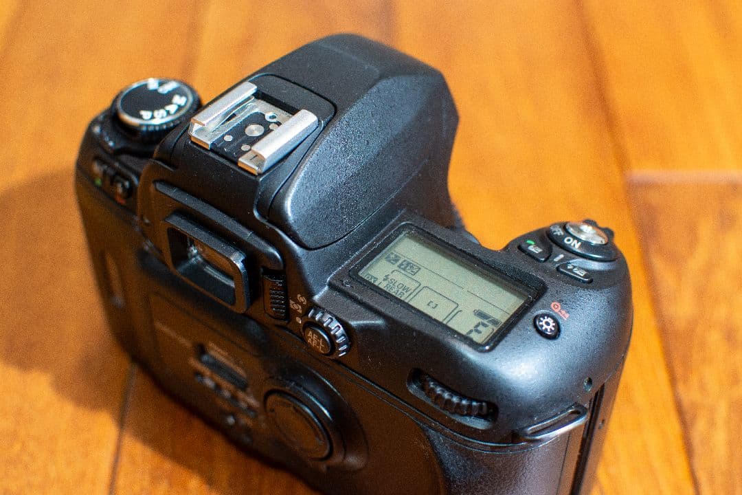 Nikon F80D フィルム一眼レフカメラ