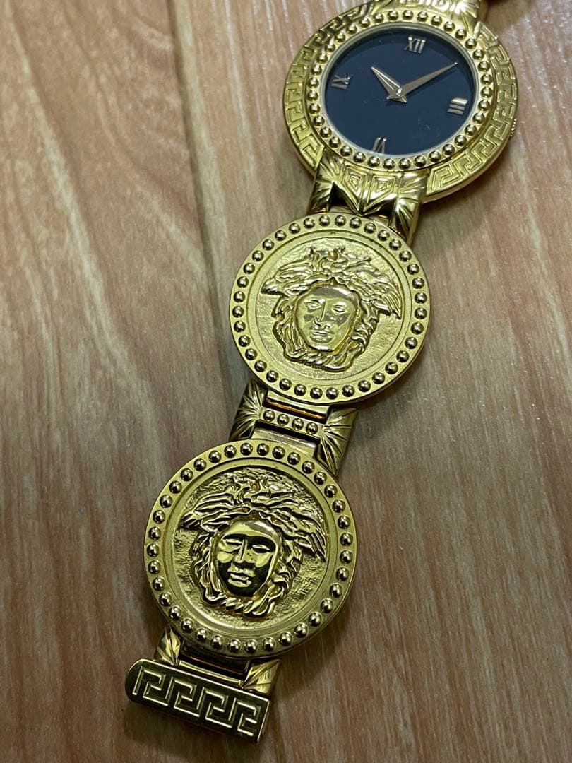 VERSACE ヴェルサーチ　メデューサモチーフ　クオーツ腕時計　ゴールド