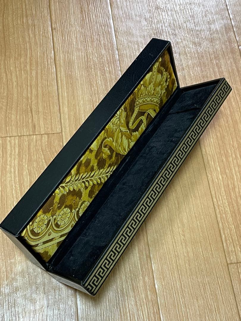 VERSACE ヴェルサーチ　メデューサモチーフ　クオーツ腕時計　ゴールド