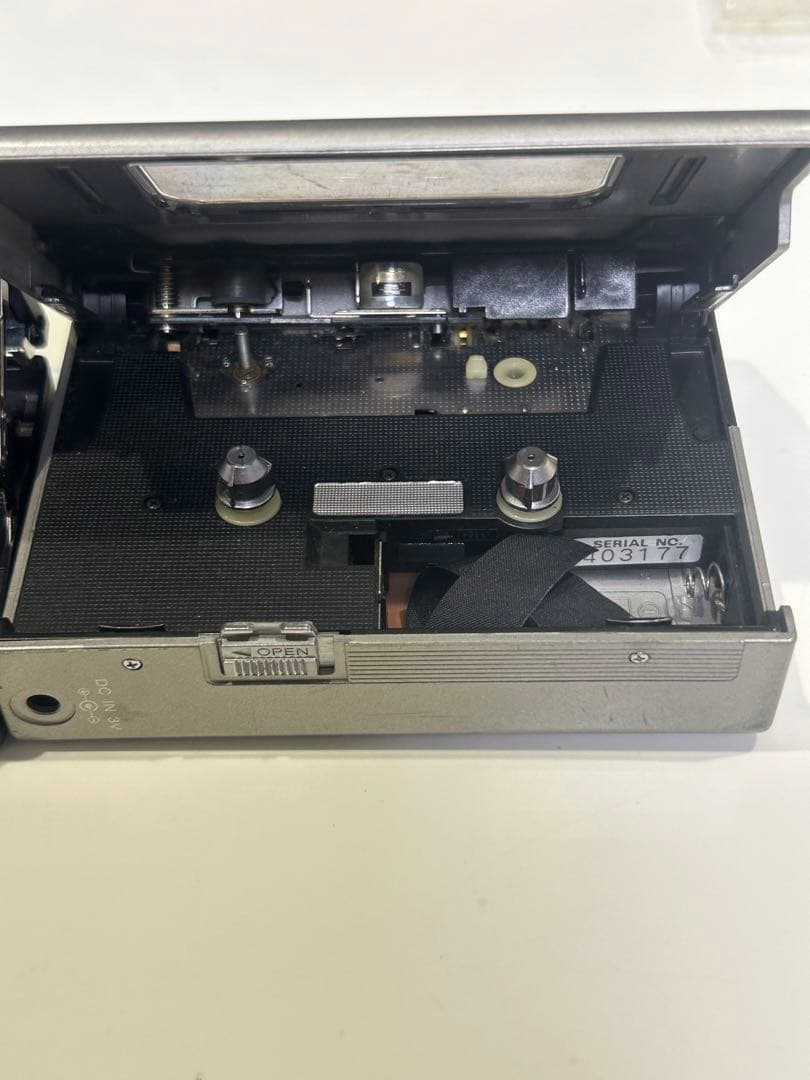 ポータブルプレーヤー Sony Walkman WM-R707&WM2