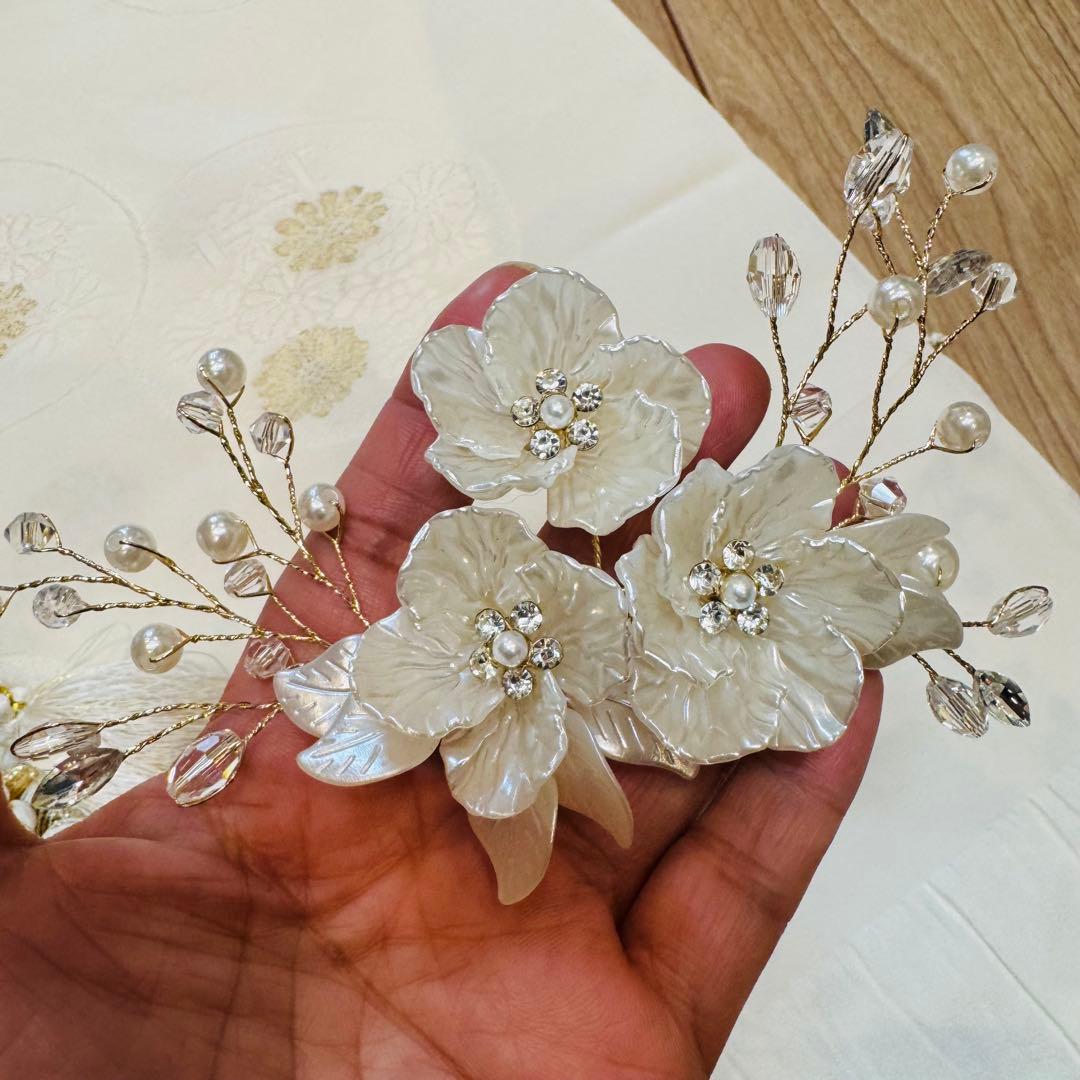 超美品　正絹　振袖用　帯揚げ　帯締め　帯飾り　4点セット　金　白　ちりめん