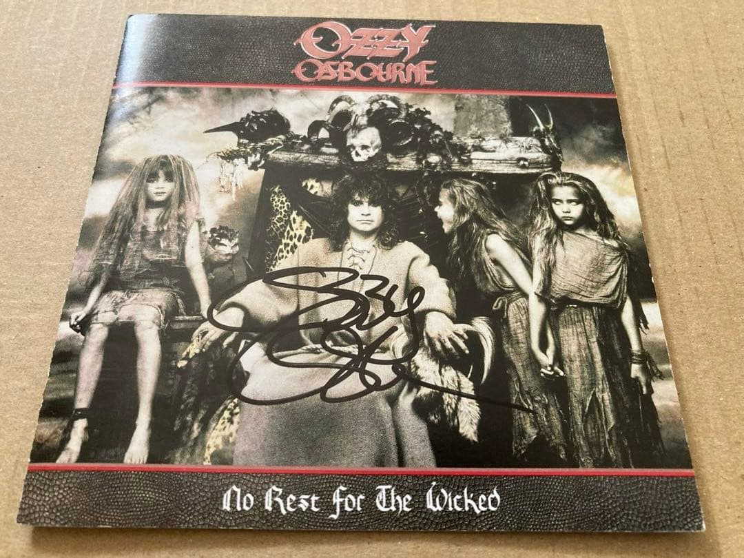 レア　オジー・オズボーン 直筆サインCD ozzy osbournde