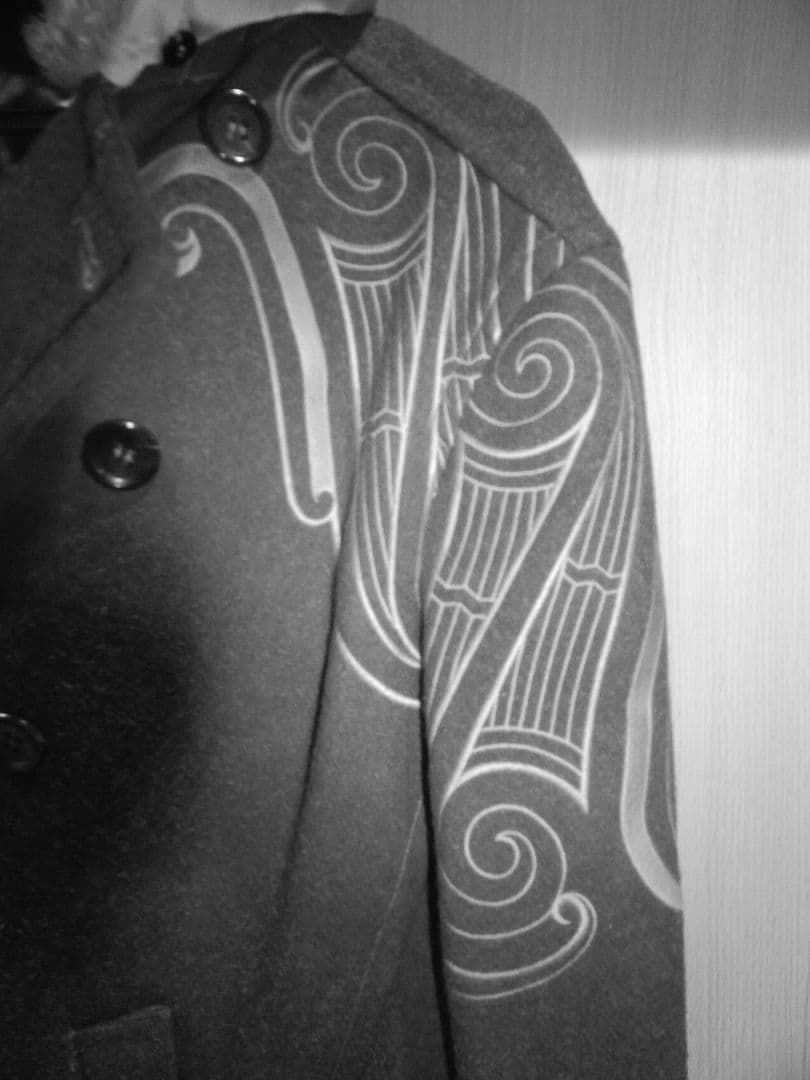 ピーコート　トライバル　タトゥー　LUZ