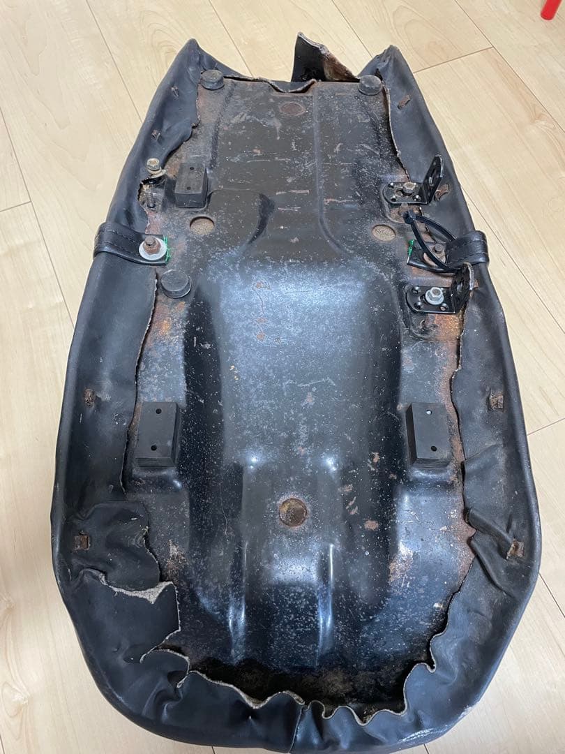 SUZUKI GS400タンク、シート、テールランプ